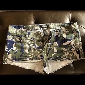 EXPRESS CAMO SHORTS